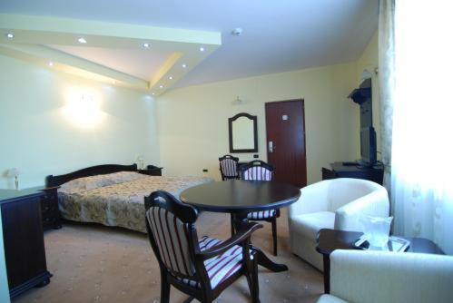Grand Hotel Perla Ciucasului Tarlungeni Bagian luar foto
